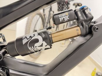 Used YT Industries Capra Pro Race 2021 2021 Mountainbike, Black, 27.5 — image 11 of 13