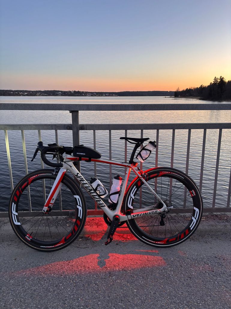 Used Specialized Tarmac Pro Race 2015 2015 Road & Gravel — image 1 of 6