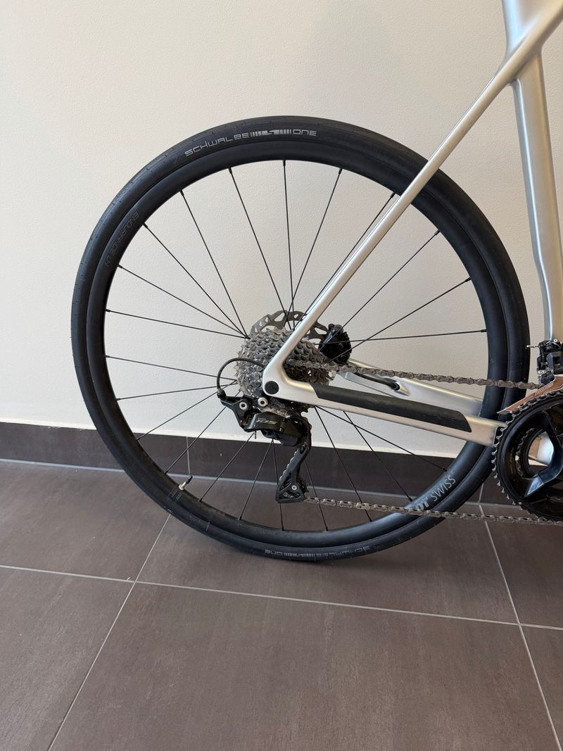 Gebrauchtes Canyon Endurace CF 7 2025 2025 Road & Gravel, Hellgrau — Bild 2 von 15