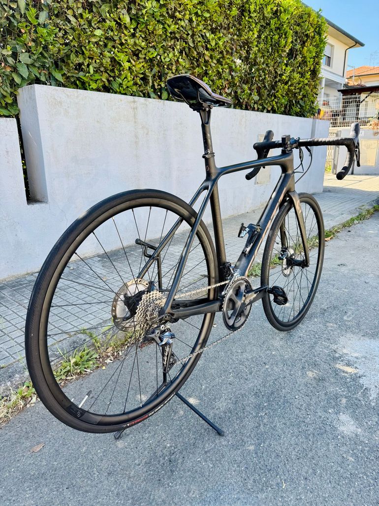 Used Scott Addict 10 disc carbon 2021 2021 Road & Gravel — image 4 of 11