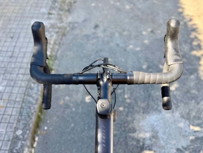 Used Scott Addict 10 disc carbon 2021 2021 Road & Gravel — image 7 of 11