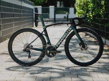 Pinarello, DOGMA X DURA ACE Di2 2025
