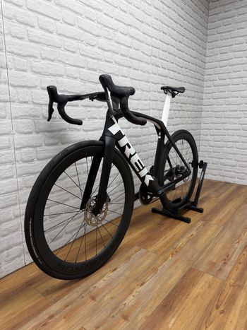 Used Trek Madone SLR 7 eTap 2021 2021 Road & Gravel, Black — image 5 of 6