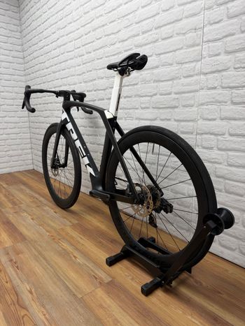 Used Trek Madone SLR 7 eTap 2021 2021 Road & Gravel, Black — image 6 of 6