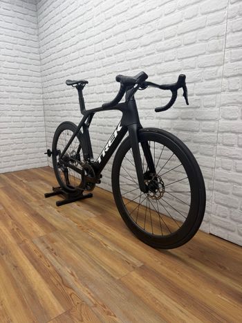 Used Trek Madone SL 6 Gen 7 2024 2024 Road & Gravel, Black — image 2 of 6