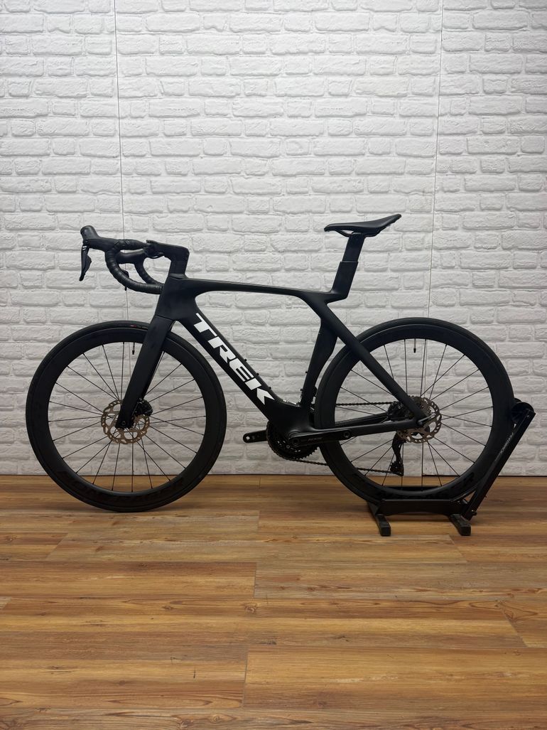 Used Trek Madone SL 6 Gen 7 2024 2024 Road & Gravel, Black — image 4 of 6