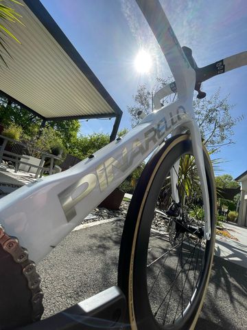 Gebrauchtes Pinarello Dogma Shimano Ultegra Di2 2025 Road & Gravel, Weiß — Bild 9 von 20