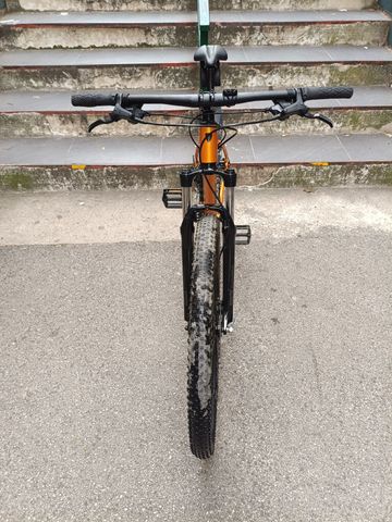 Used Trek Marlin 5 2021 2021 Mountainbike, Orange, 27.5, 29 — image 9 of 12
