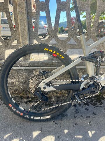 Used Santa Cruz Vala 70 2026 2026 Mountainbike, Light Gray, 29, 27.5 — image 5 of 9