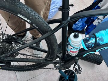 Orbea ALMA H20 2024 2024 Mountainbike usato, Nero — immagine 3 di 3