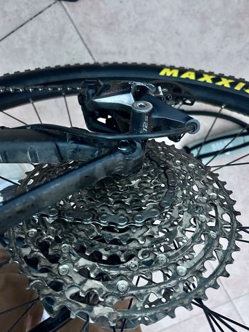 Orbea ALMA H20 2024 2024 Mountainbike usato, Nero — immagine 2 di 3