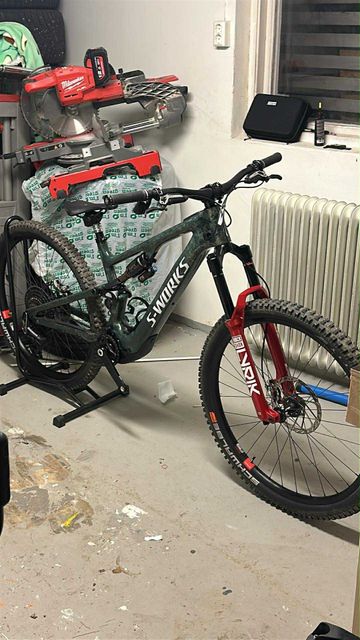 Used Specialized Turbo Levo Sram Eagle Transmission X0 2025 Mountainbike, Green — image 1 of 16