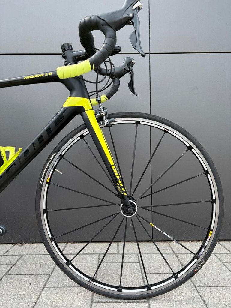 Used Giant Giant TCR Advanced SL Shimano Ultegra 2017 Road & Gravel, Black — image 2 of 11