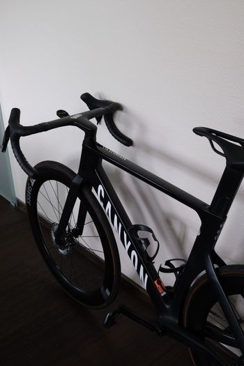Used Canyon Aeroad CF SLX 8 Disc Di2 2023 2023 Road & Gravel, Black — image 8 of 27