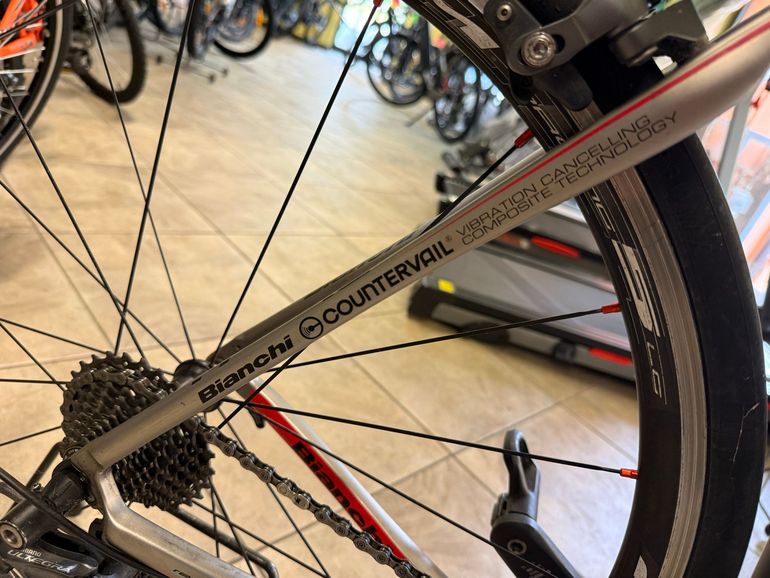 Used Bianchi Infinito CV Ultegra 2017 2017 Road & Gravel, Light Gray — image 5 of 7