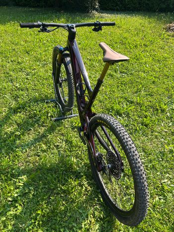 Used Scott Spark 900 TR 2025 2025 Mountainbike, Red, 29 — image 3 of 10