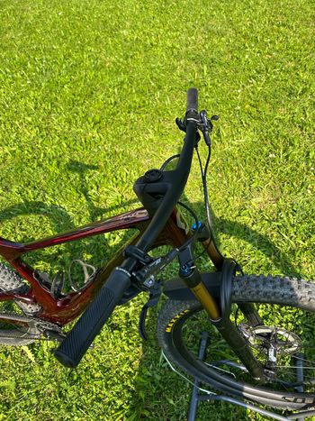 Used Scott Spark 900 TR 2025 2025 Mountainbike, Red, 29 — image 7 of 10