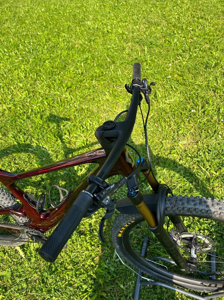 Used Scott Spark 900 TR 2025 2025 Mountainbike, Red, 29 — image 7 of 10