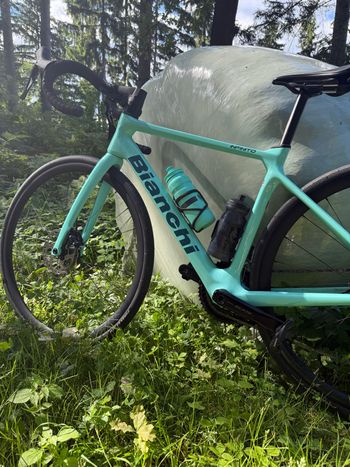 Used Bianchi Infinito Shimano 105 2025 Road & Gravel, Blue — image 4 of 5