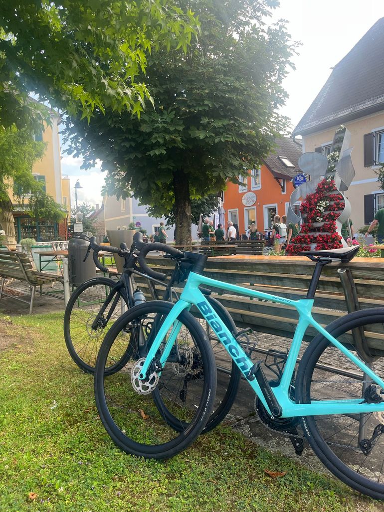 Used Bianchi Infinito Shimano 105 2025 Road & Gravel, Blue — image 5 of 5
