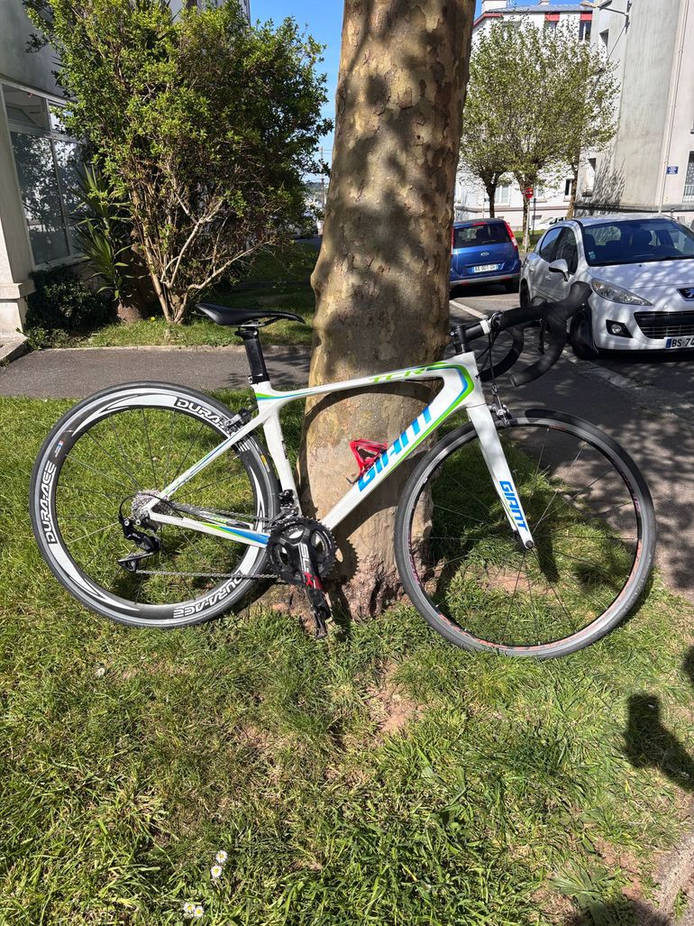 Used Giant Tcr Shimano 105 2015 Road & Gravel, White — image 1 of 5