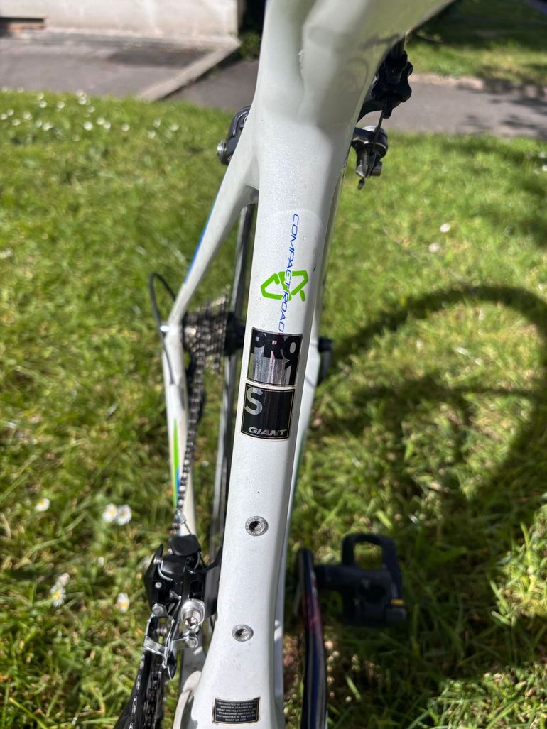 Used Giant Tcr Shimano 105 2015 Road & Gravel, White — image 4 of 5