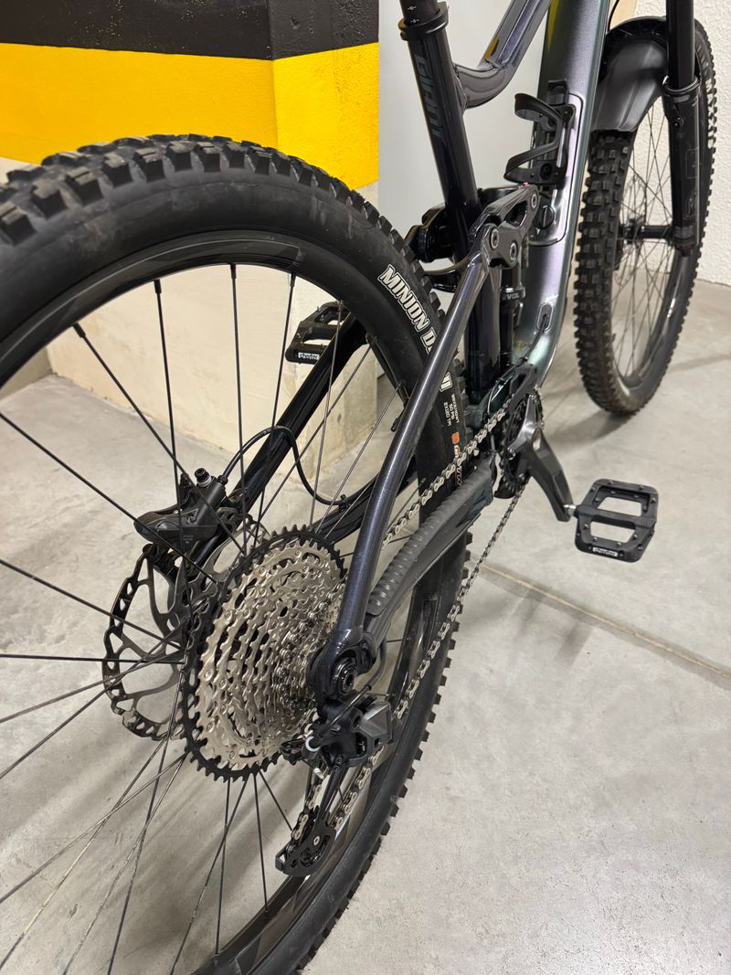 Used Giant Reign 1 2023 2023 Mountainbike, Blue, 29 — image 4 of 10