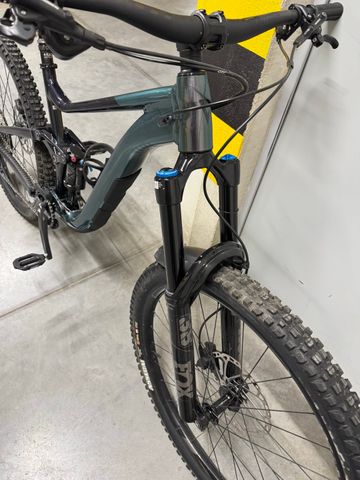Used Giant Reign 1 2023 2023 Mountainbike, Blue, 29 — image 6 of 10