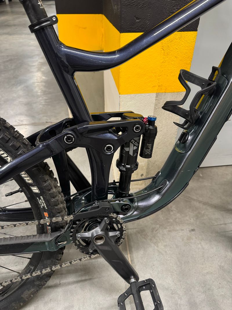 Used Giant Reign 1 2023 2023 Mountainbike, Blue, 29 — image 2 of 10