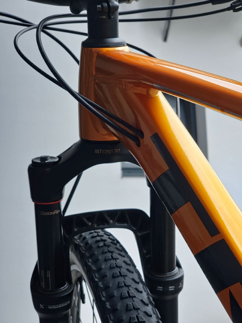 Used Trek X-Caliber 9 2022 2022 Mountainbike, Orange, 27.5, 29 — image 4 of 8