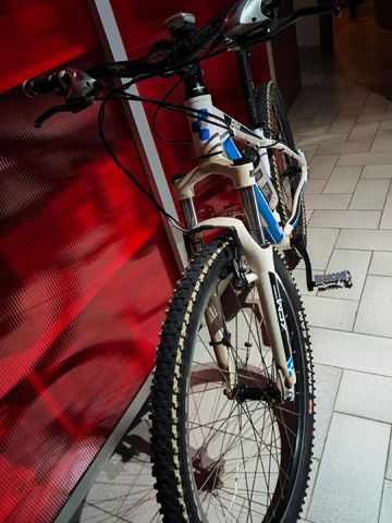 CUBE Aim Shimano Alivio 2012 Mountainbike usato, Bianco — immagine 7 di 9