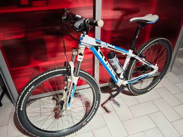 CUBE Aim Shimano Alivio 2012 Mountainbike usato, Bianco — immagine 2 di 9