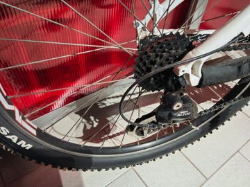 CUBE Aim Shimano Alivio 2012 Mountainbike usato, Bianco — immagine 3 di 9