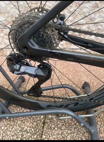 Colnago V3-rs Shimano Ultegra Di2 2023 Road & Gravel usato, Nero — immagine 4 di 11