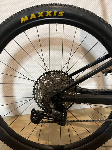 Orbea OIZ H30 2023 2023 Mountainbike usato, Nero — immagine 7 di 8