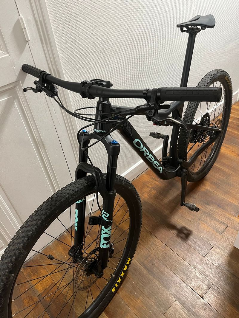 Orbea OIZ H30 2023 2023 Mountainbike usato, Nero — immagine 2 di 8