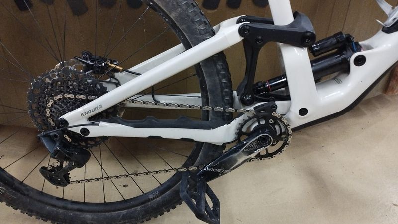 Używany Specialized Enduro Elite 2020 2020 Mountainbike — zdjęcie 2 z 5