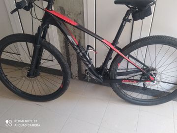 Tweedehands Savadeck Hydraulic Disc Brake Shimano Claris 2022 Mountainbike — afbeelding 2 van 5