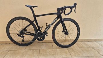 Używany Specialized Tarmac SL7 Sport - Shimano 105 2026 2026 Road & Gravel