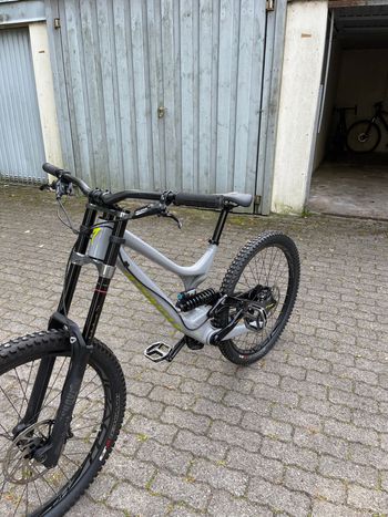 Specialized, Demo 8 I Alloy 2018