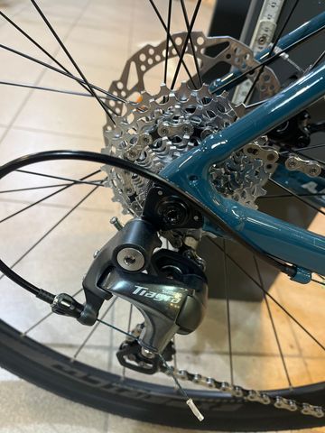 Used Giant Contend AR 2 2022 2022 Road & Gravel, Blue — image 3 of 4