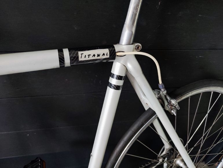 Used hagan Hagan Custom Shimano 105 1997 Road & Gravel, Grigio chiaro — image 9 of 10