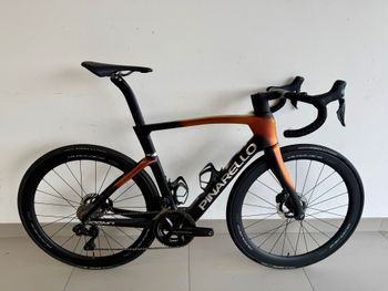 Pinarello, DOGMA F DURA ACE Di2 2025