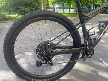 Tweedehands Trek Supercaliber 9.8 XT 2023 2023 Mountainbike — afbeelding 5 van 11