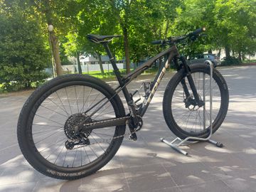 Tweedehands Trek Supercaliber 9.8 XT 2023 2023 Mountainbike — afbeelding 4 van 11