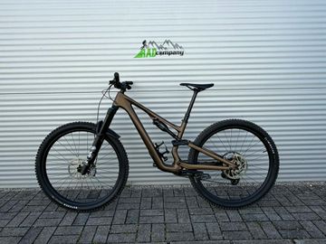 Tweedehands Specialized Stumpjumper 15 Comp 2025 2025 Mountainbike — afbeelding 4 van 13