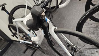 Used scoperta SR8.1 Disc Ultegra 2024 Road & Gravel, Weiß — image 12 of 19