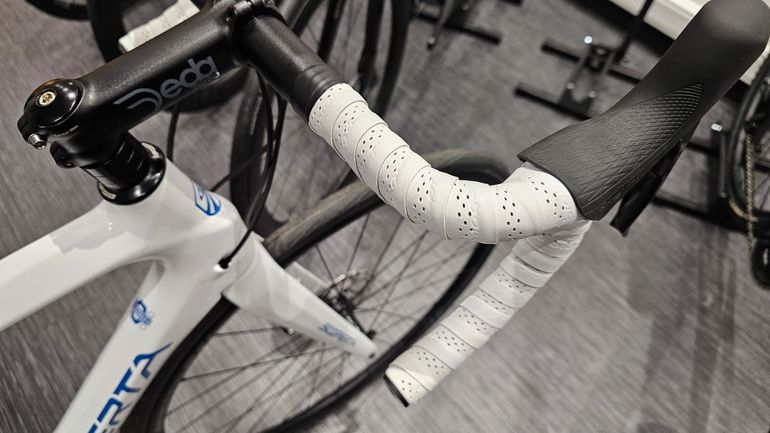 Used scoperta SR8.1 Disc Ultegra 2024 Road & Gravel, Weiß — image 15 of 19