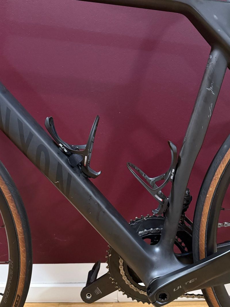 Canyon Endurace CF 8 Di2 2024 2024 Road & Gravel usato, Nero — immagine 7 di 14