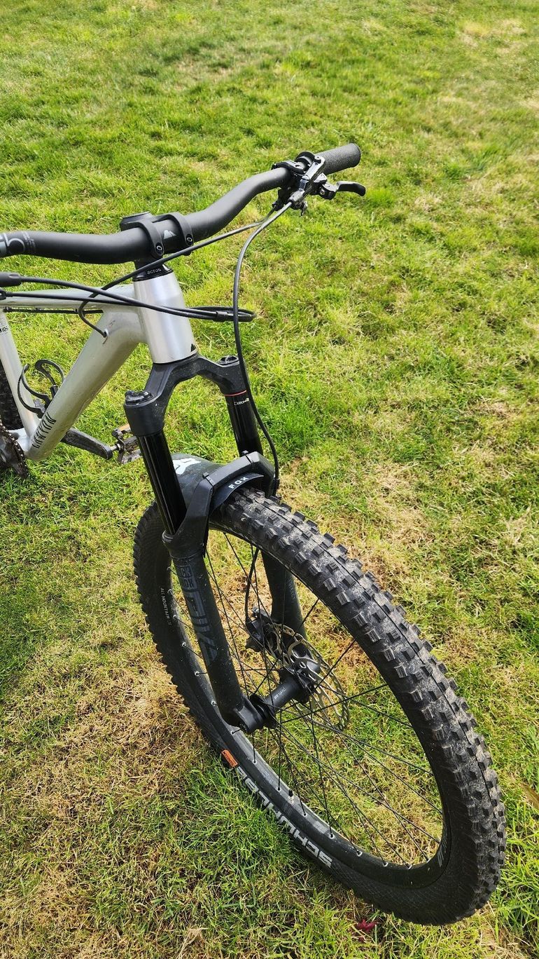 Used Canyon Stoic 4 2024 2024 Mountainbike, Light Gray, 27.5, 29 — image 6 of 15